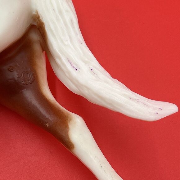 Breyer Molding #913 High Flyer Tennessee Walker Horse w/ White & Blue Ribbon - Picture 4 of 8